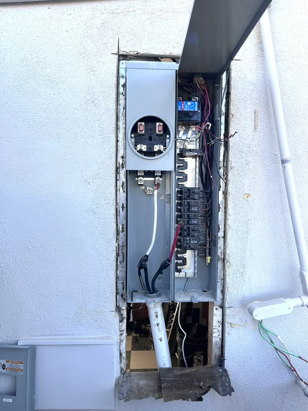 Meter main combination panel wired during a service upgrade